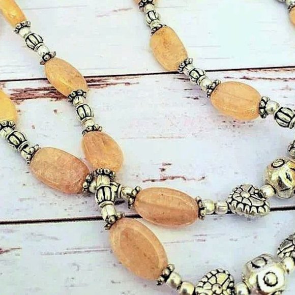 Glowing Agate & Silver Necklace - Picture 5 of 6